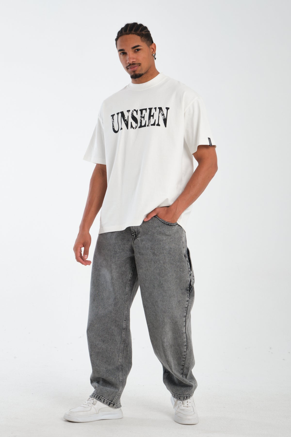 LUCKY UNSEEN - WHITE