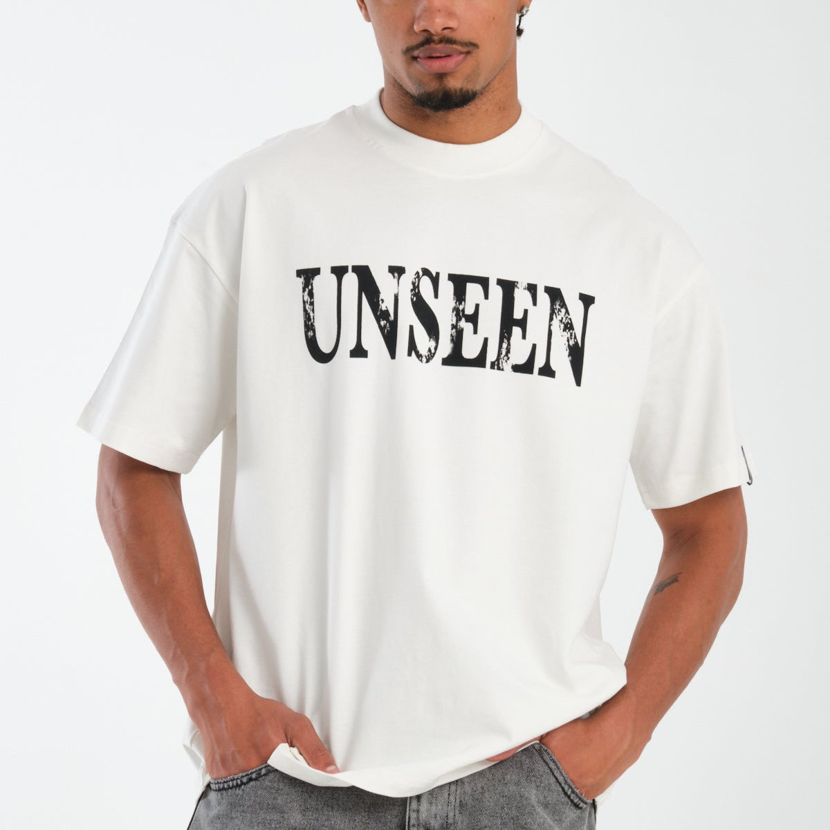 LUCKY UNSEEN - WHITE